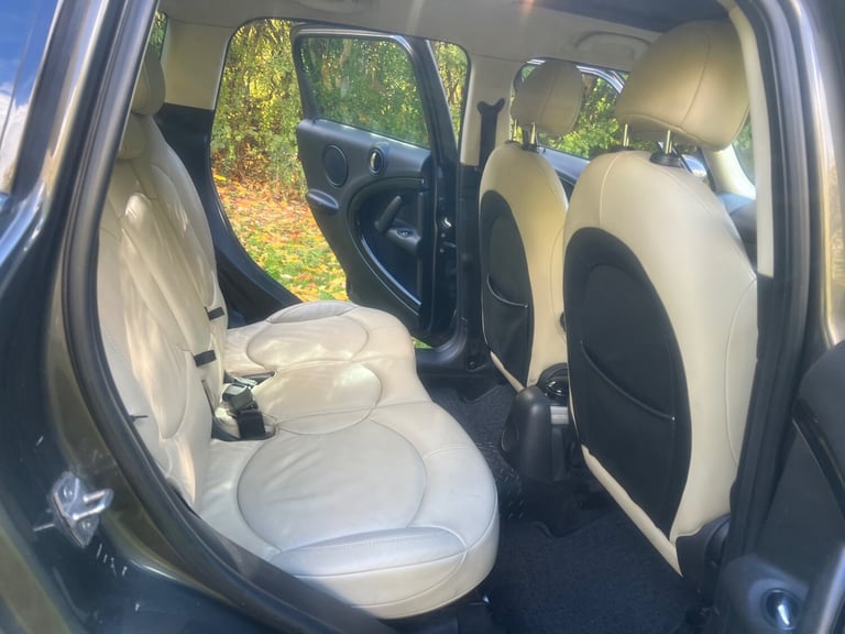 2011 MINI Countryman 1.6 Cooper 5dr Auto HATCHBACK Petrol Automatic