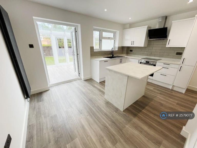 3 bedroom house in Rillington Gardens, Milton Keynes, MK4 (3 bed) (#2579077)