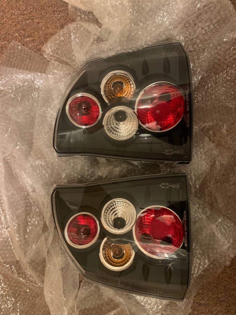 Black Rear Vauxhall/Opel Vectra C Angel Lights 