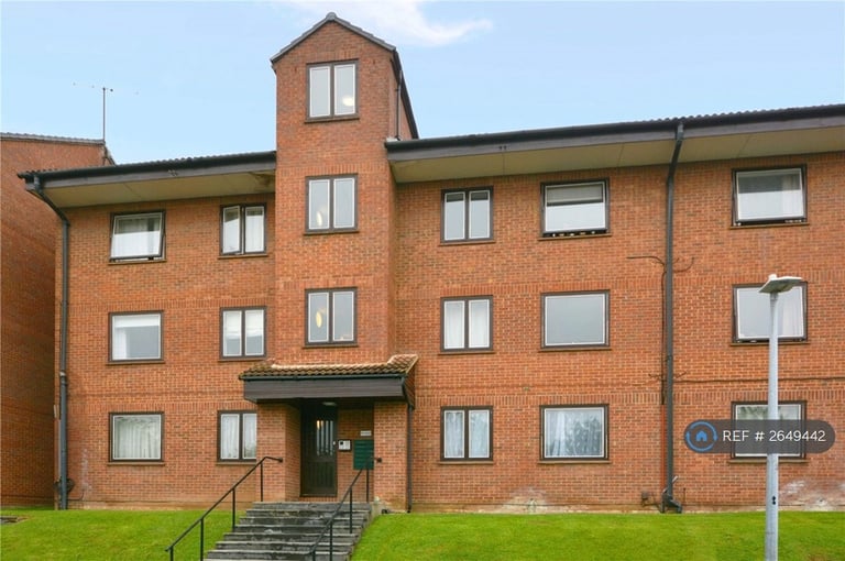 2 bedroom flat in Tippett Rise, Reading, RG2 (2 bed) (#2649442)