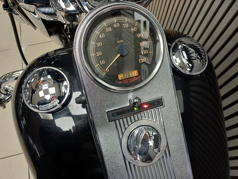 Harley Davidson Road King Classic 2006 cruiser custom retro chopper