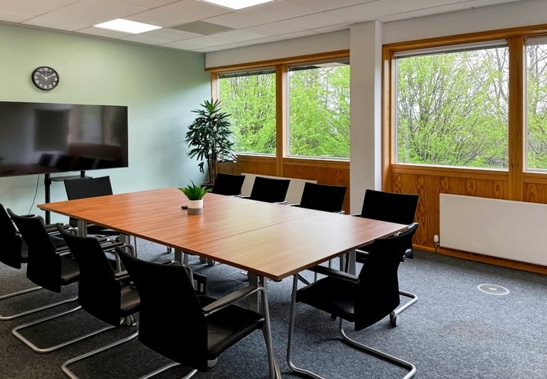 Edinburgh - EH12 9DQ, 2 Desk serviced office to rent at 4 Redheughs Rigg