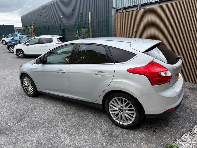 2012 Ford Focus 1.6 Zetec 5dr HATCHBACK Petrol Manual