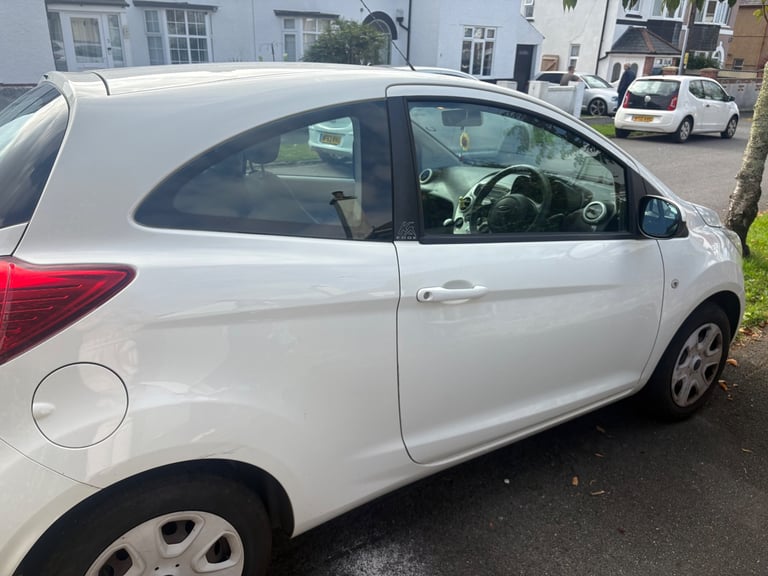 Ford, KA, Hatchback, 2012, Manual, 1242 (cc), 3 doors
