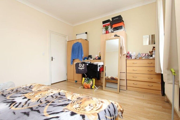 Stratford MOVE in today two rooms available in Leyton MOVE IN TODAY 