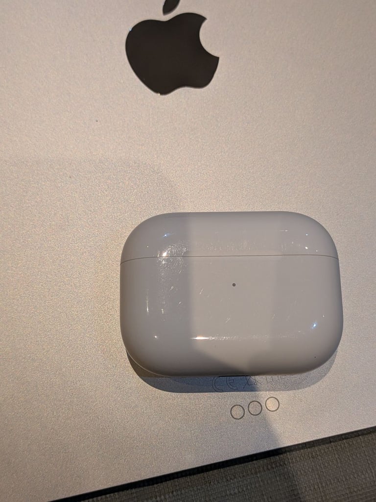 Both Ipad Air 64gb, Airpods Pro 2