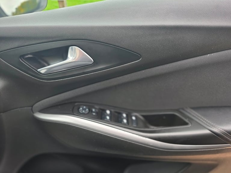 Vauxhall Grandland X SE
