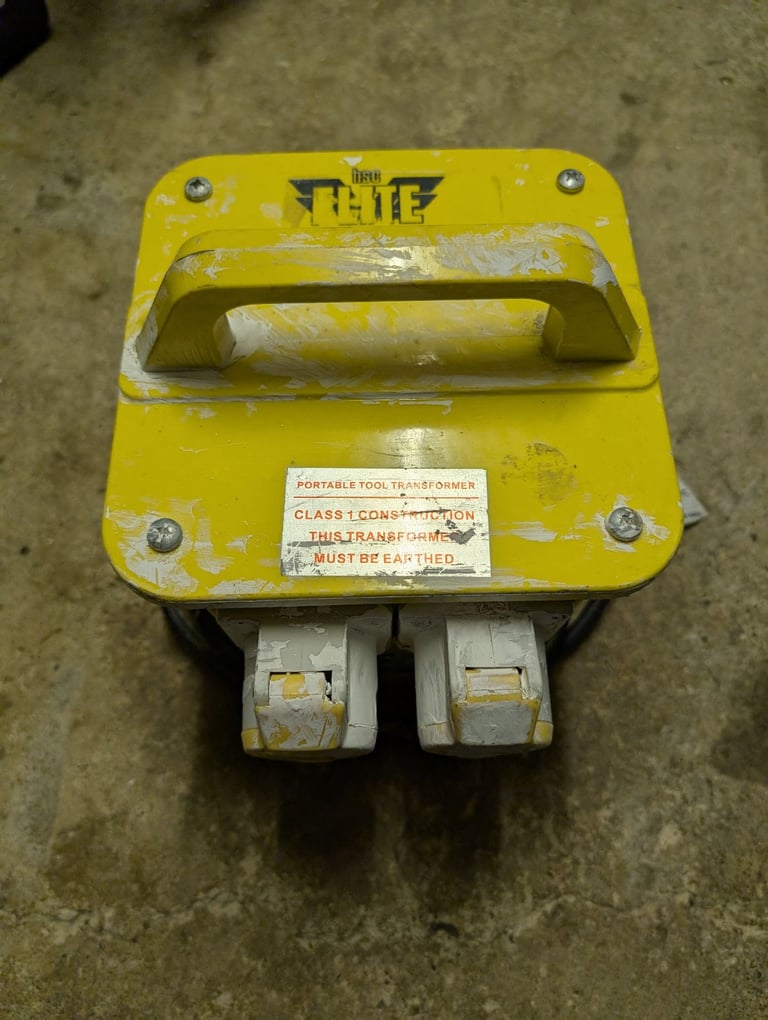 ELITE 3.3 KVA Power Tool Rated Transformer 240v to 110v  T3KVA2X16