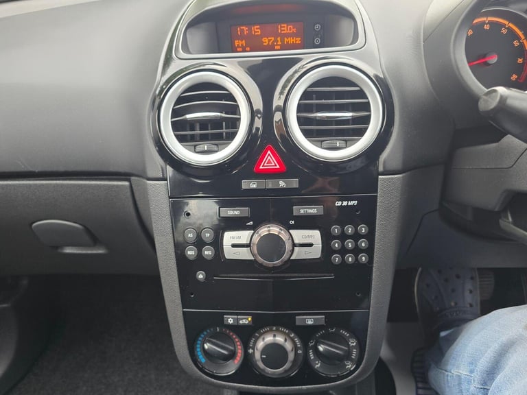 2009 Vauxhall Corsa 1.4i 16V Design 5dr Auto HATCHBACK PETROL Automatic
