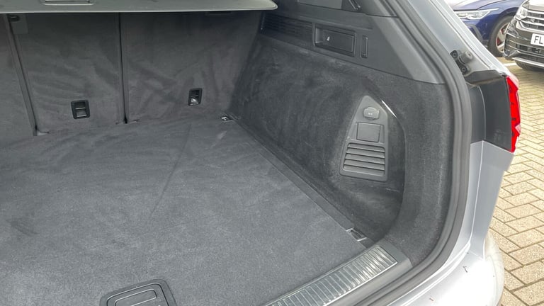 2018 Volkswagen Touareg 3.0 V6 TDI 4Motion R-Line Tech 5dr Tip Auto Diesel Estate Estate Diesel A...