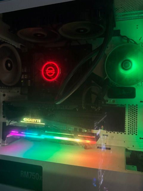 GAMING PC FOR SALE UNIT AND MONITOR