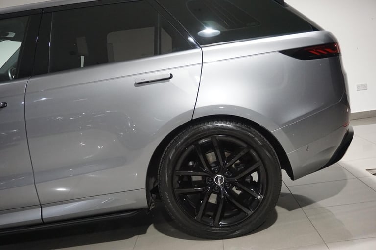 2023 Land Rover Range Rover Sport 3.0 D300 MHEV Dynamic SE SUV 5dr Diesel Auto 4WD Euro 6 (s/s) (...