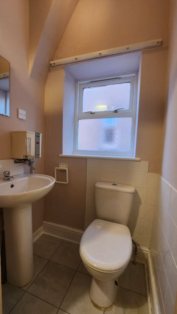 **TO LET**1 BEDROOM APARTMENT**BATH STREET**RHYL**
