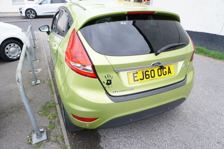 2010 Ford Fiesta 1.6 Titanium 5dr HATCHBACK Petrol Manual