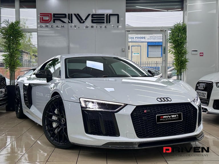 MASSIVE SPEC! AUDI R8 5.2 FSI V10 PLUS S QTRO S TRONIC + CARBON + AUDI SERVICE 