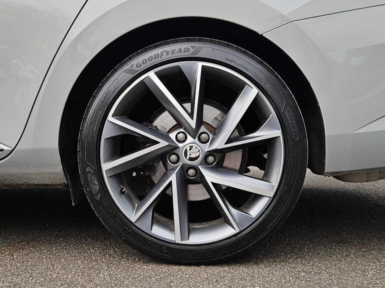 2021 Skoda Superb 2.0 TSI 190 Sport Line Plus 5dr DSG HATCHBACK PETROL Automatic