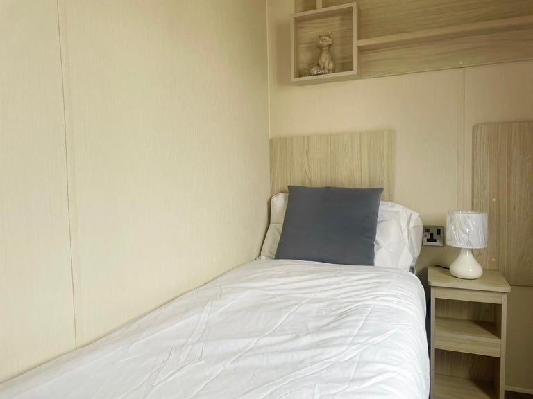 CHEAP STATIC CARAVAN FOR SALE AT BROADLAND SANDS HOLIDAY PARK - 11.5 MONTH OWNER SEASON