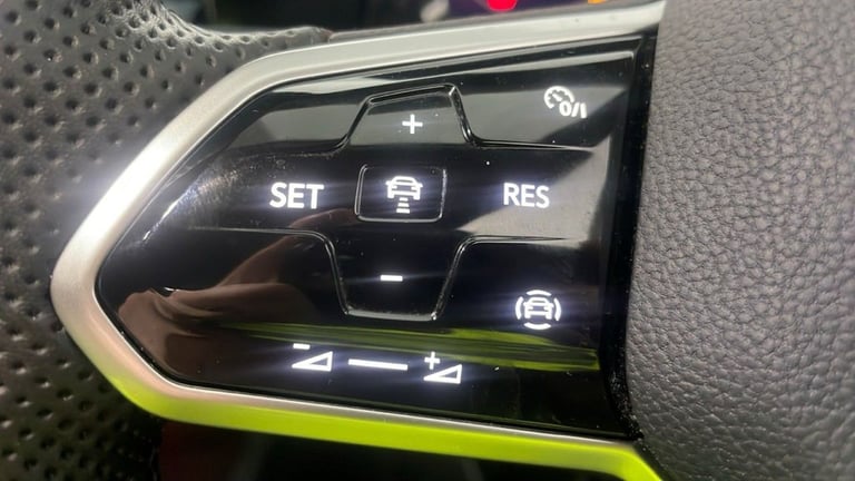 2022 22 VOLKSWAGEN GOLF 1.5 TSI R-LINE HATCHBACK 5DR PETROL MANUAL EURO 6 (S/S) 