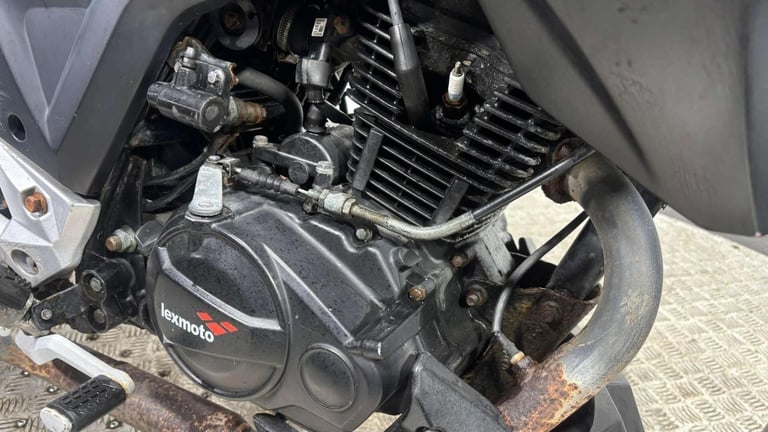 Lexmoto ZSX 125 Naked Petrol Manual Euro 4 (10 ps)