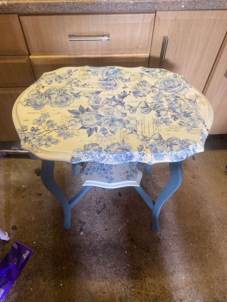 BARGAIN SIDE OR OCCASIONAL TABLE