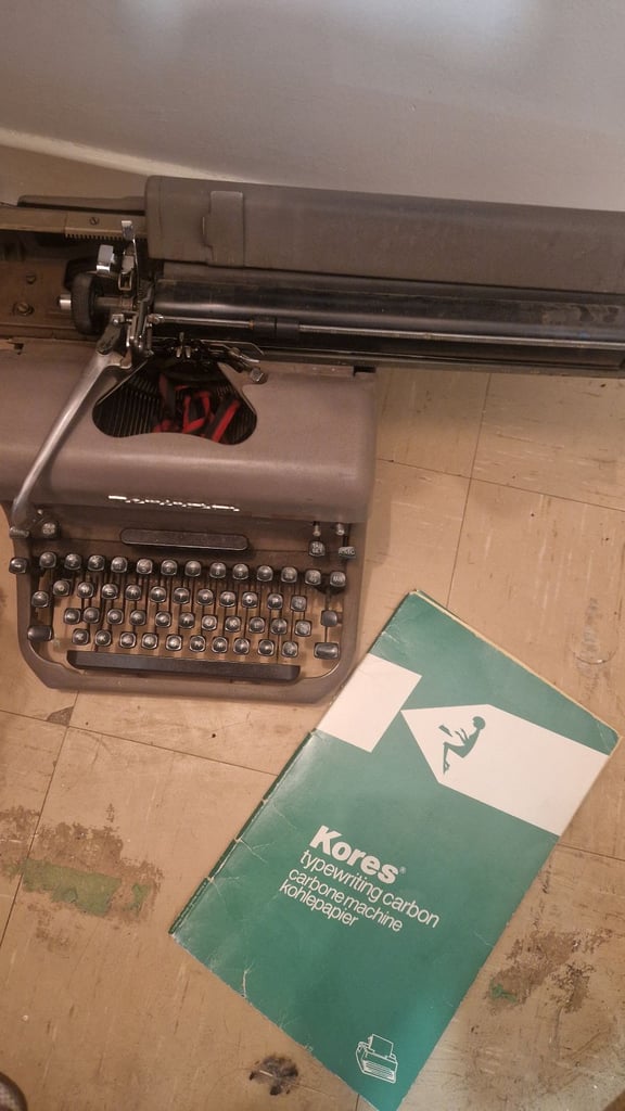 Vintage Remington Typewriter 