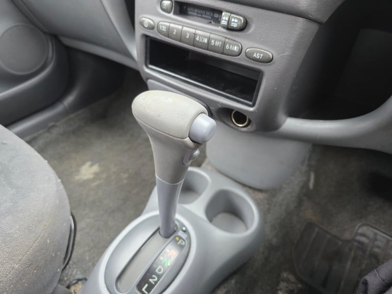 2001 Toyota Yaris 1.3 16v VVTi GLS 3dr Auto [AC] HATCHBACK PETROL Automatic