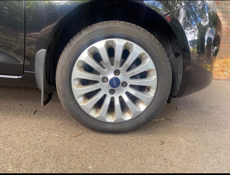 Ford, KA, Hatchback, 2015, Manual, 1242 (cc), 3 doors