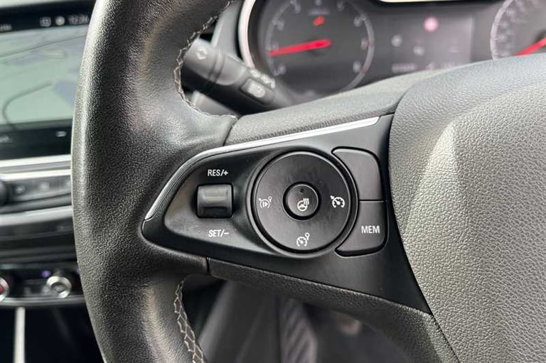 2022 Vauxhall Crossland 1.2i Turbo (110 PS) Ultimate 5 Door Petrol SUV *** 1 Owner / Full Vauxhal...