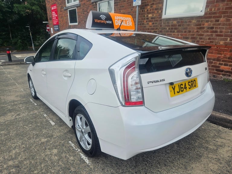 Toyota Prius 1.8 hybrid fully serviced including new batteries fitted 