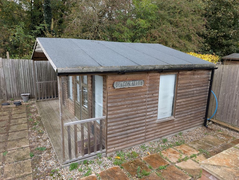 Huge summer house and shed 