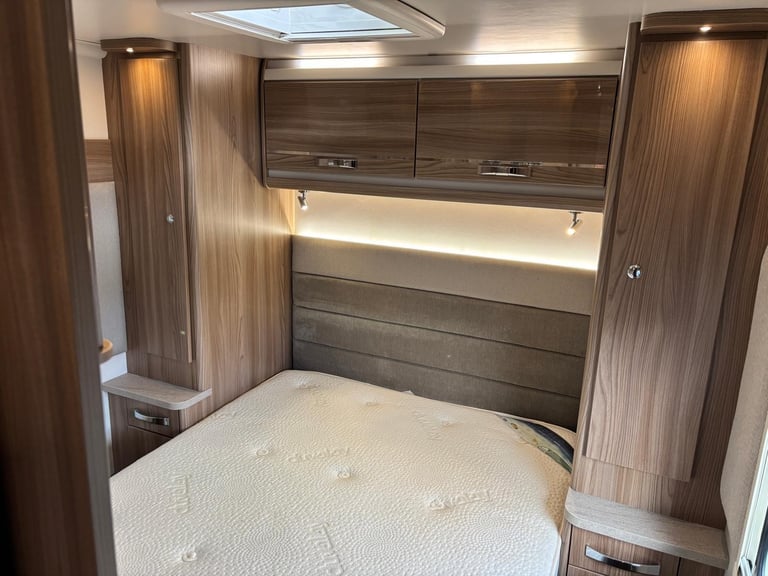 2017 Swift Challenger Hi-Style 560 Rear Island Fixed Bed 12 Months Warranty