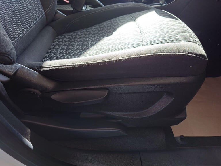 2014 Vauxhall Mokka 1.6 Exclusiv 2WD Euro 5 (s/s) 5dr HATCHBACK Petrol Manual