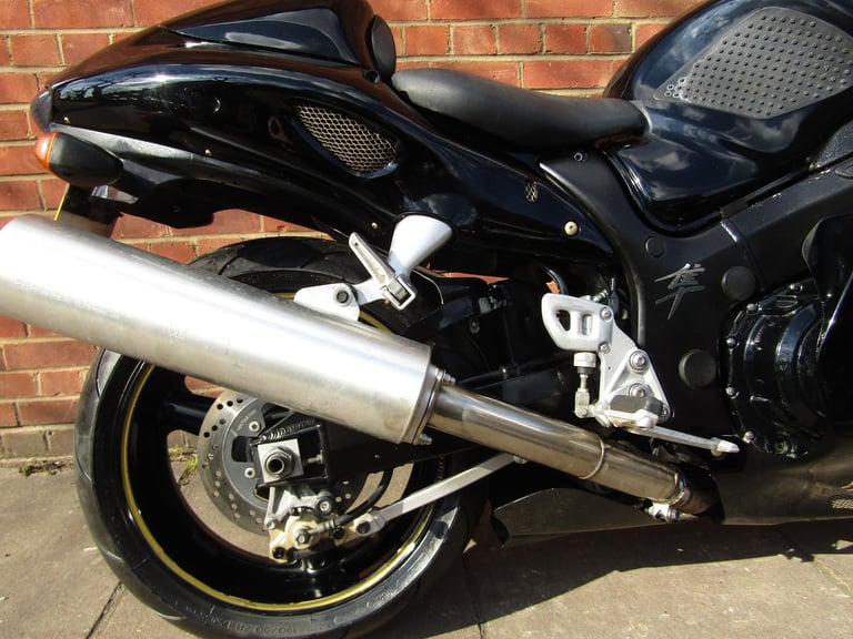 SUZUKI GSX1300 HAYABUSA * VERY LOW MILES 11000 *2 FORMER KEEPERS* WOW *