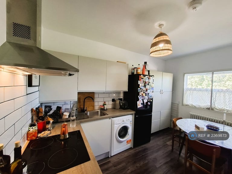 1 bedroom flat in Norman Road, London, E11 (1 bed) (#2369873)
