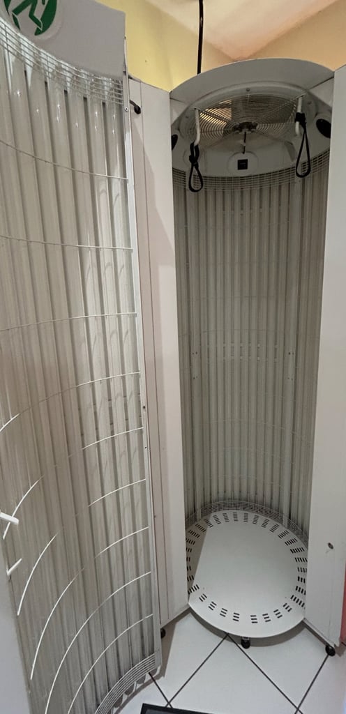 Sunbeds Commercial 48 Lamp Stand Ups
