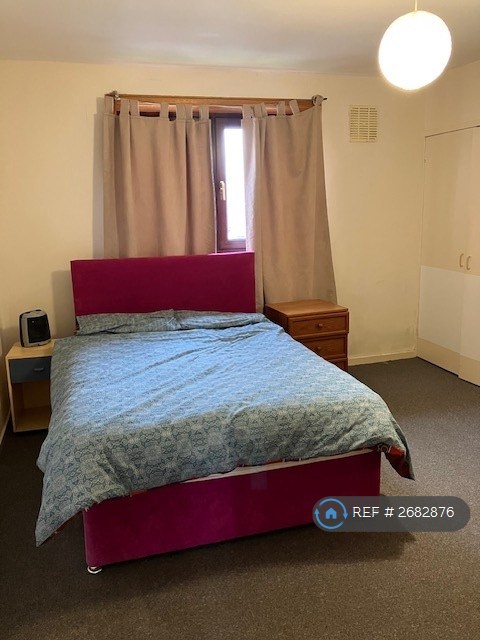 2 bedroom flat in Oldcroft Place, Aberdeen, AB16 (2 bed) (#2682876)