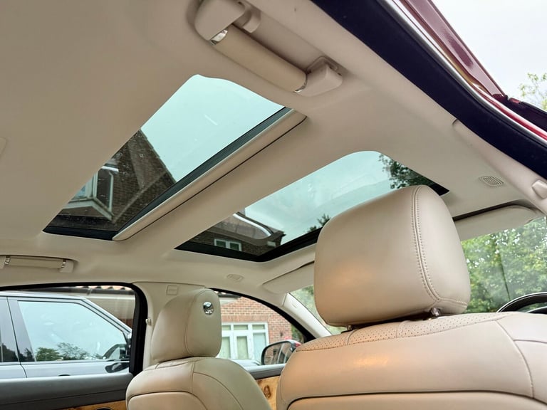 2010 Jaguar XJ 3.0d V6 Premium Luxury 4dr Auto SALOON DIESEL Automatic