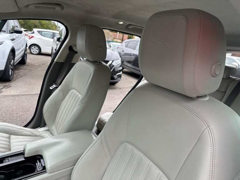 2018 Jaguar XF 2.0i Portfolio Sportbrake Auto Euro 6 (s/s) 5dr ESTATE Petrol Automatic