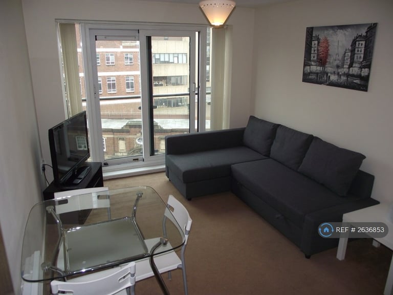 1 bedroom flat in Westside Two, Birmingham, B1 (1 bed) (#2636853)