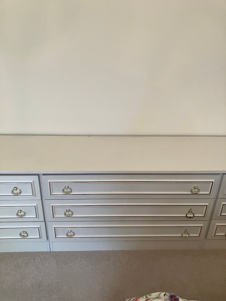 set of fitted furniture 8 units