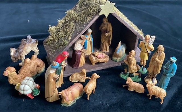 image for Traditional 19 piece resin Christmas Nativity Set and wooden stable