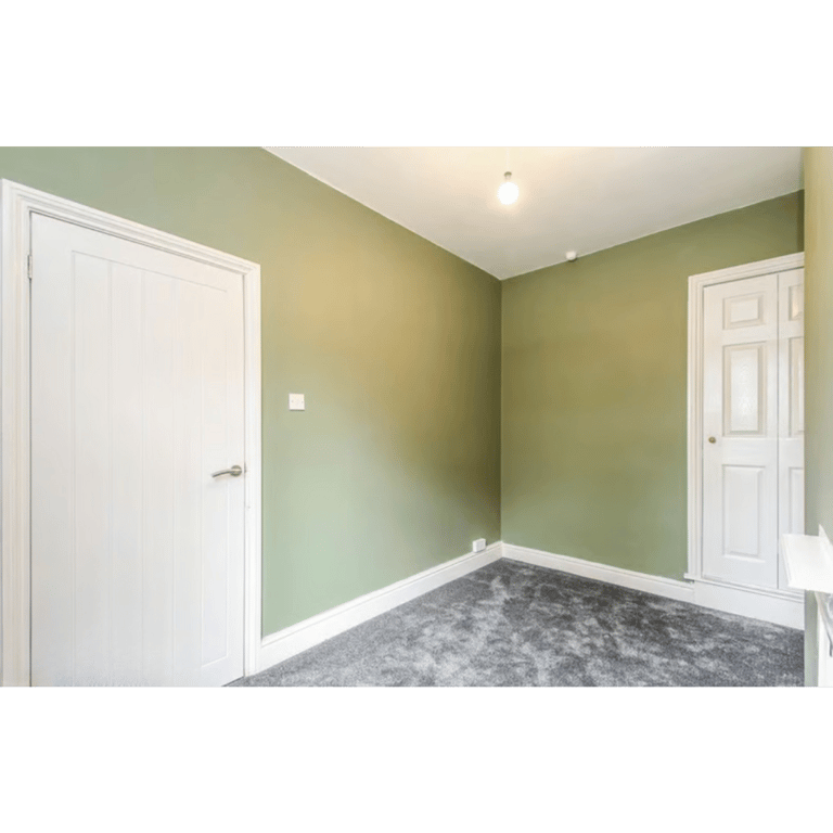 Modern 2-Bedroom House | Renovated | Fitted Kitchen | Parking | Garden | Burnside St., Derby - DE24