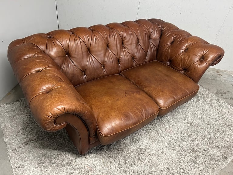 LAURA ASHLEY HUDSON NATURALLY DISTRESSED LEATHER SOFA DELIVERY AVAILABLE 🚚