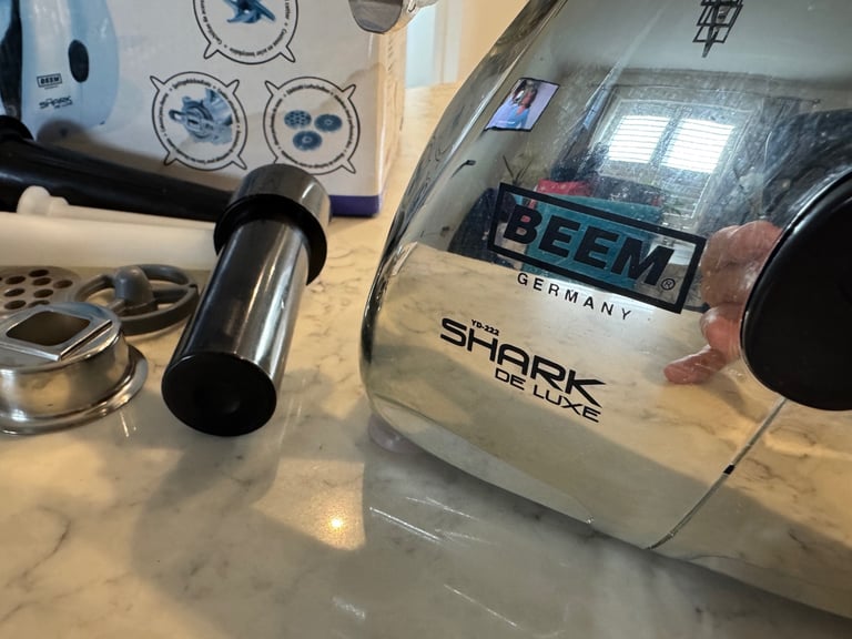 Beem YD-222 Shark de Luxe Meat Grinder