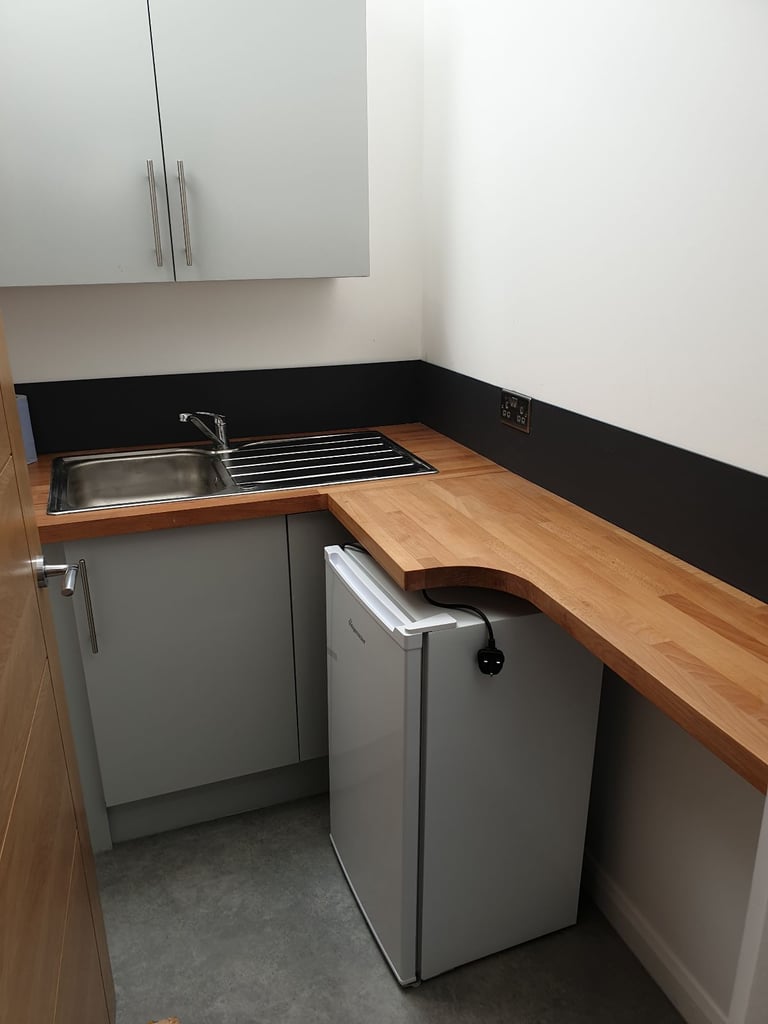 Two Studios/offices to rent  central Fareham 