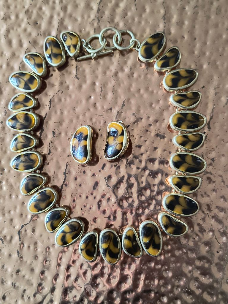 Vintage gold tone statement necklace and earrings 