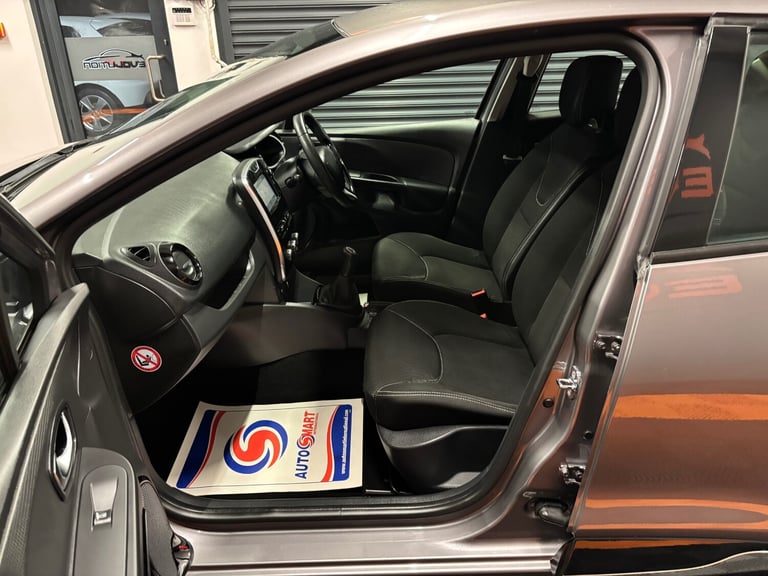 2015 Renault Clio 1.2 16V Dynamique Nav 5dr HATCHBACK Petrol Manual