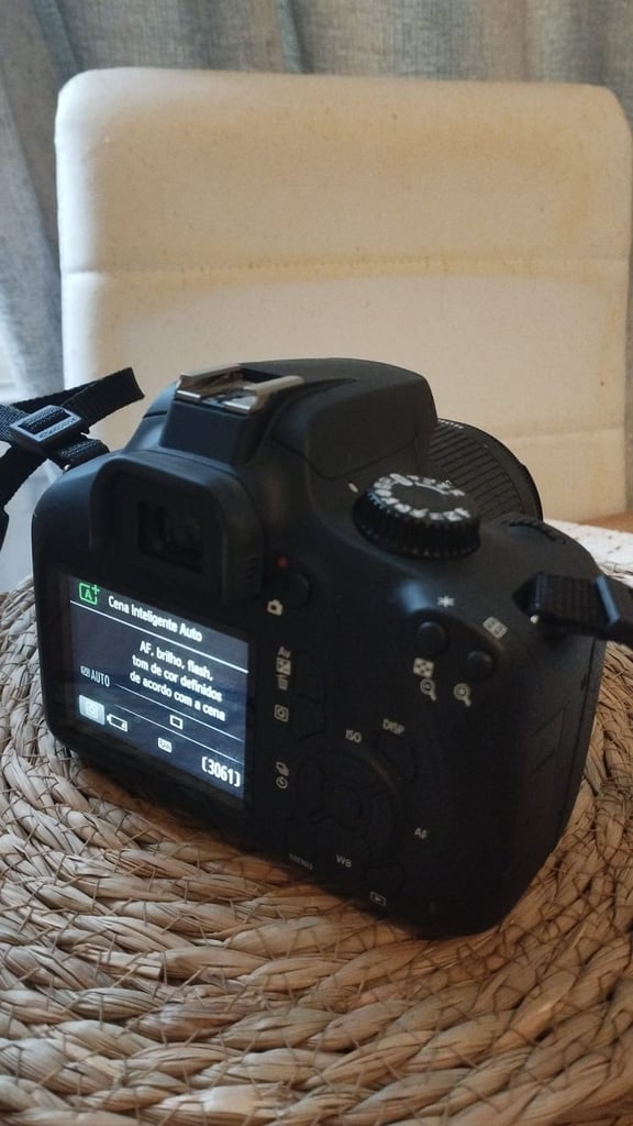 Camera Canon EOS 4000D