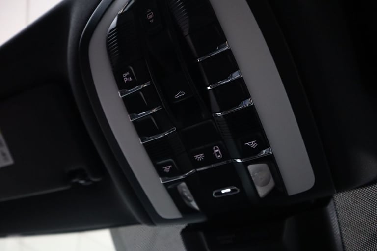 2019 D PORSCHE MACAN 3.0T V6 S SUV 5DR PETROL PDK 4WD EURO 6 (S/S) (354 PS)