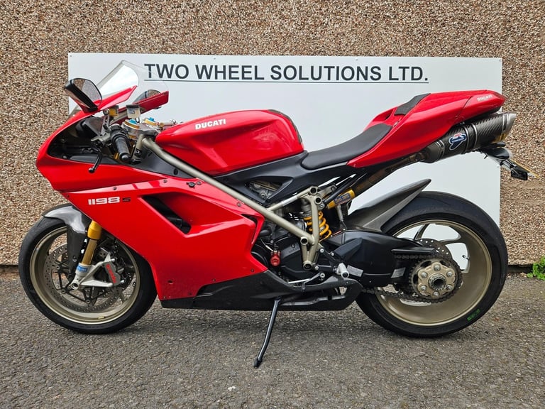 Ducati 1198s perfect example 